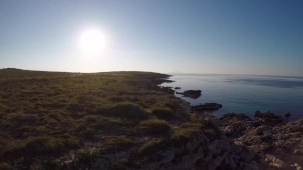 Piękne Ujęcie Wybrzeża Morza Śródziemnego Słoneczny Dzień — Wideo stockowe