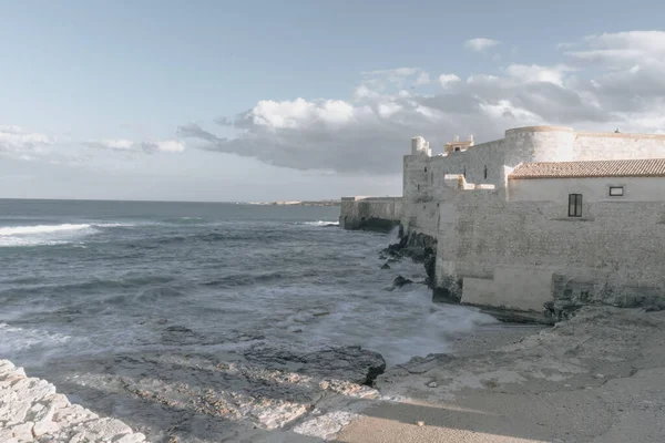 Beautiful Landscape Beach Stone Wall Fort Syracuse Sicily — Stock Photo, Image