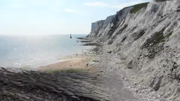 Langes Zoomen Vom Strand Bis Den Klippen Schnelle Version — Stockvideo