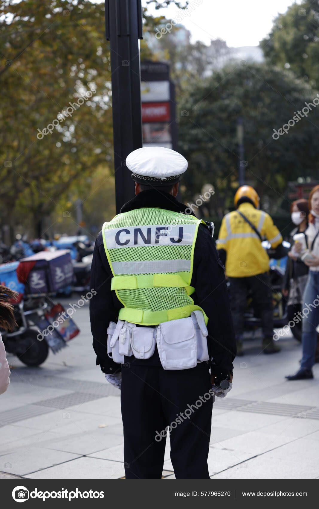 Chinese Explosive Disposal Policeman Luo Jinfang Wearing Protective Suit  Disarms — Stock Editorial Photo © IC Photo #235929024, image size:1067x1700
