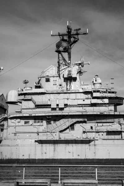 Vertical Grayscale Uss Intrepid Command Tower Intrepid Sea Air Space — Stock Photo, Image