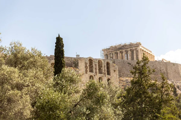 Yunanistan 'ın tarihi Atina kentinin manzaralı bir görüntüsü