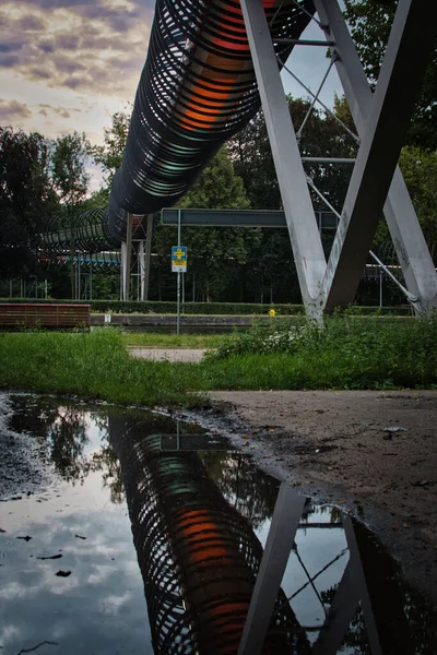 Almanya Nın Oberhausen Kentindeki Kaisergarten Slinky Springs Fame Köprüsü — Stok fotoğraf