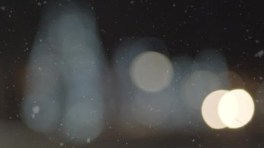 Geceleri yağan karın manzarası