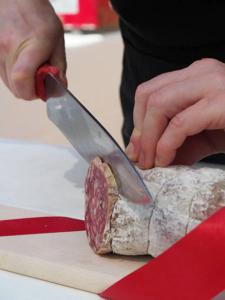 Catering Waiting Staff Hand Knife Slicing Salami Ham Buffet Venue — Stock Photo, Image