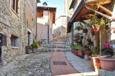 Veroli 'de dar bir sokak, İtalya' nın Lazio bölgesinde bir köy.