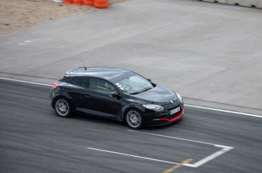 Renault Megane Coupe RS yarış pistindeki 3. nesil