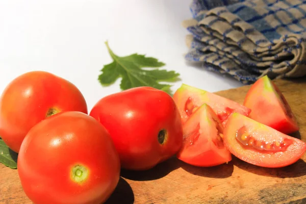 Fresh Red Tomatoes Sliced Preparation Cooking — Stock Photo, Image