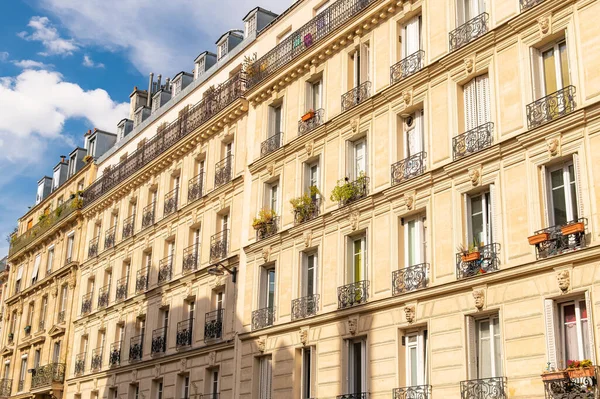 Paryż Typowa Fasada Okna Piękny Budynek Montmartre — Zdjęcie stockowe