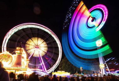 İsviçre, Bern 'deki BEA Expo' da bir kalabalık ve ilgi odağı.