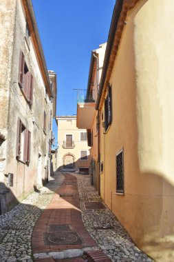 İtalya 'nın Lazio bölgesinde Veroli' de dar bir caddenin manzarası