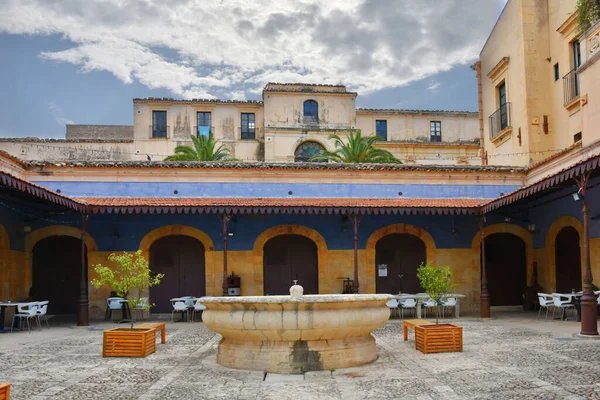 Sicilya 'da bir şehir olan Noto meydanındaki bir yangın UNESCO tarafından Dünya Mirası ilan edildi..