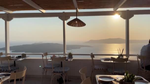 Människorna Som Äter Restaurang Vid Havet Santorini Grekland — Stockvideo