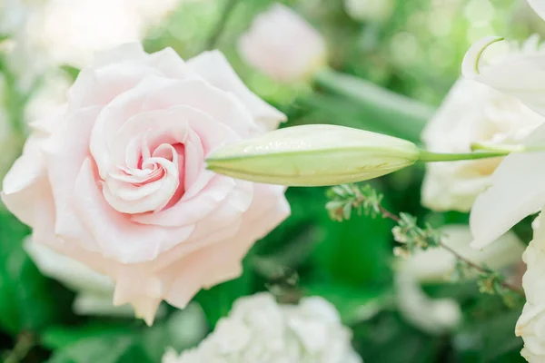 Close Delicate Wedding Composition White Roses Lily Buds — Photo