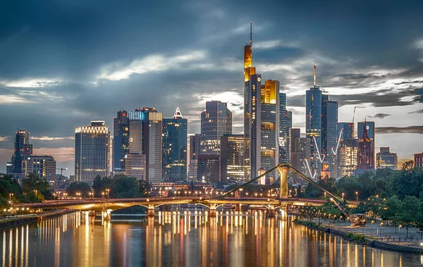 Skyline Den Moderna Staden Frankfurt Från Main River Natten — Stockfoto