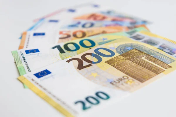 5ユーロから200ユーロまでのいくつかの異なるユーロ紙幣のセット — ストック写真