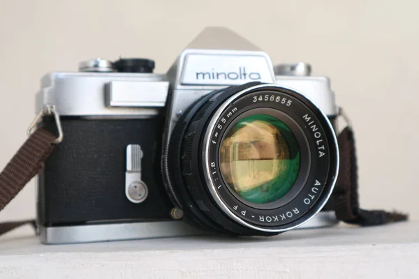 Primer Plano Minolta Con Rokkor Vintage 35Mm Cámara Película Analógica — Foto de Stock