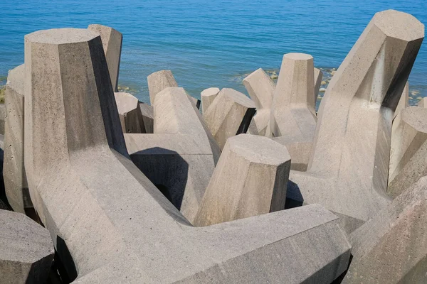 Zeedefensie Kustbescherming Tegen Golven Stormen Betonnen Groynes — Stockfoto