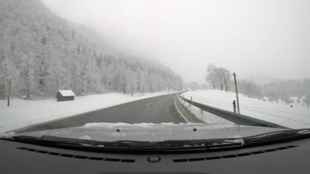 Snedækkede Veje Skudt Fra Bilen – Stock-video