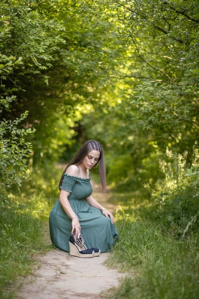 Beautiful Shot Caucasian Girl Wearing Green Dress Sitting Grass Field — Stock Photo, Image