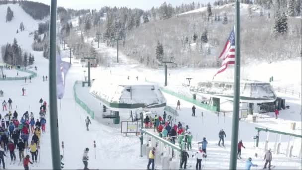 Grupo Personas Estación Esquí Park City Utah — Vídeo de stock