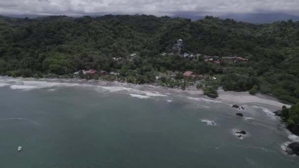 Una Hermosa Filmación Aérea Playa Espadilla Manuel Antonio — Vídeos de Stock