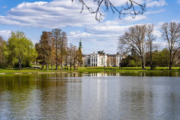 Beautiful Lake Trees Big Park Brunswick Castle Background Hungary — Photo