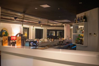 Otel restoranının içi bomboş.