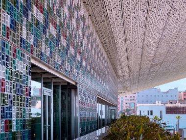 Casa voyageurs tren istasyonunun modern işareti.