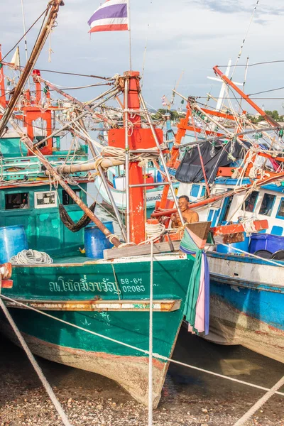 Fisherman His Fishing Boat Thailand Southeast Asia — Stock Photo, Image