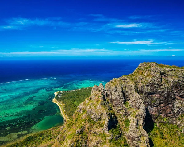 Aerial View Beautiful Blue Ocean Surrounding Small Island Rocky Hill — Φωτογραφία Αρχείου