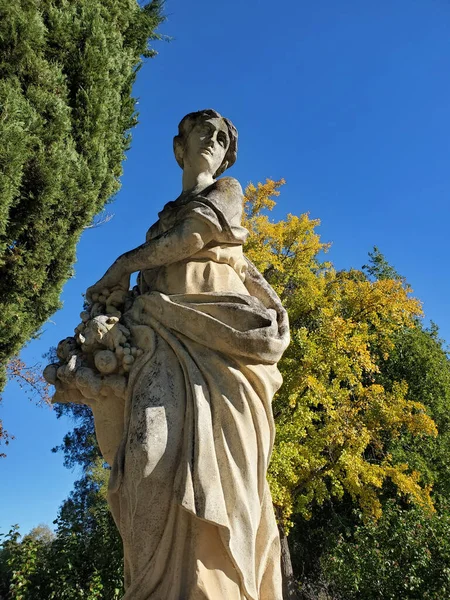 Low Angle Shot Pomona Goddess Statue Garden — Stockfoto