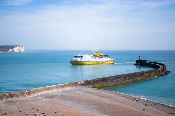 New Haven Beach Moving Boats England — Stockfoto