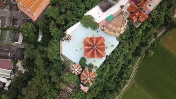 Aerial Footage Wat Tham Khao Noi Chinese Style Buddhist Temple — Stock Video
