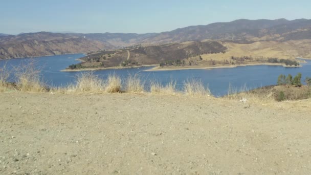 Beautiful View Hills Lake Daylight — Vídeos de Stock