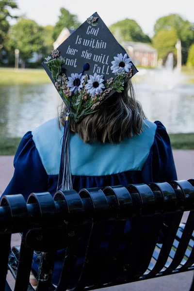 Girl Commencement Cap Text God Her She Fall — Stockfoto
