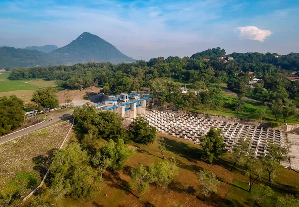 Una Vista Aérea Del Embalse Jatiluhur Con Montañas Fondo Indonesia — Foto de Stock