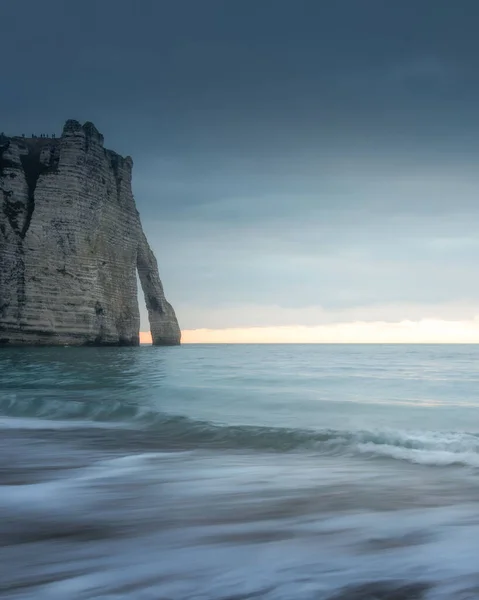 Fransa Nın Kuzey Kıyısındaki Etretat Tan Atlantik — Stok fotoğraf