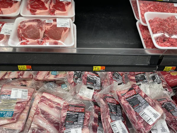 Grovetown Usa Walmart Meat Department Vaccum Sealed — Stok fotoğraf