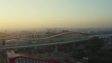 Rawalpindi Pakistan metro istasyonunun hava görüntüsü