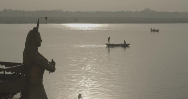 Лодка Реке Ганга Варанаси Банарас Индия — стоковое видео