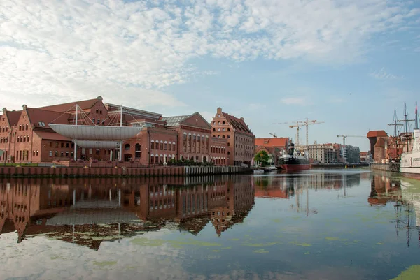 Reflection Cityscape Motlawa River Old Town Gdansk Polish Baltic Philharmonic — Stok fotoğraf