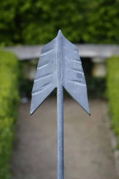 Metal Arrow Tip Pointing Forward Spring Concept Target Focus Task — Stock Photo, Image