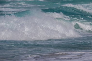 Playa Grande Rio San Juan, Dominik Cumhuriyeti 'nin deniz dalgalarının güzel bir görüntüsü.