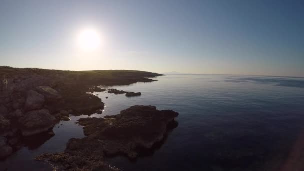 Krásný Záběr Pobřeží Středozemního Moře Slunečného Dne — Stock video