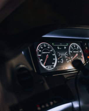 Mercedes Benz S63 AMG 'nin yakın çekimi.
