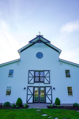 Hart 's Grove' daki ahır, ailenin sahip olduğu ahır düğün yeri.