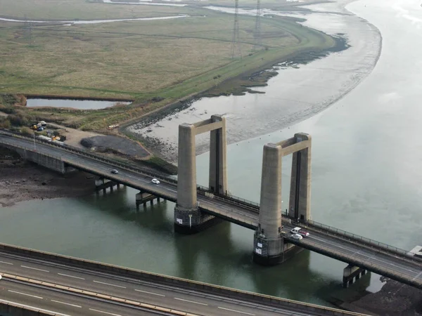 Den Høje Vinkel Udsigt Kingsferry Broen Swale Kanalen Isle Sheppey - Stock-foto