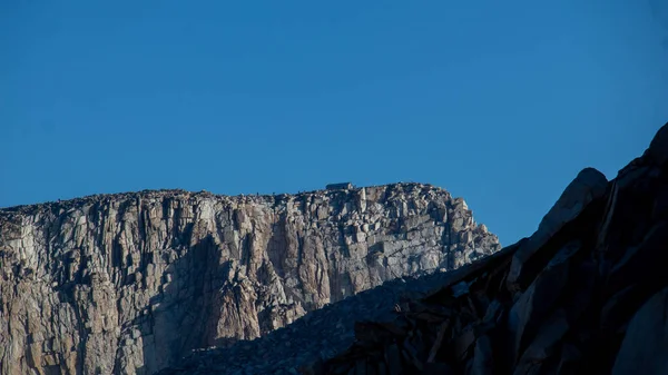 Una Vista Panoramica John Muir Trail Montagne Rocciose Sotto Cielo — Foto Stock