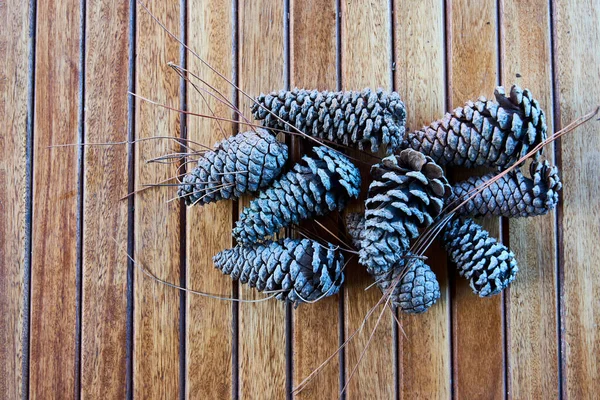 Die Ananas Auf Einem Holztisch — Stockfoto